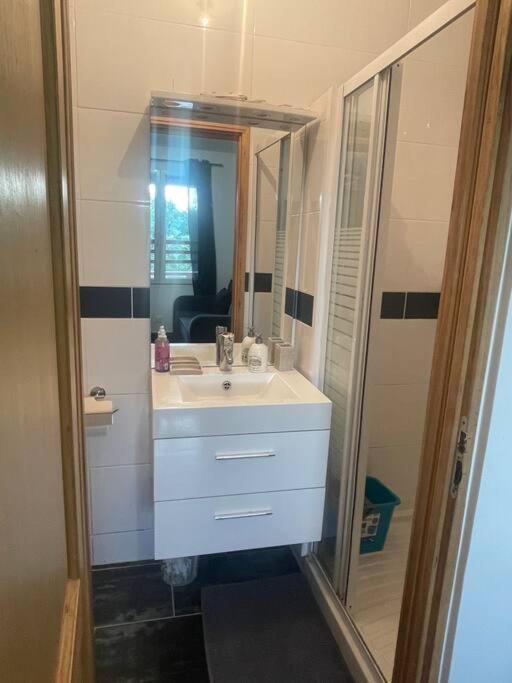 L8 - Villiers-Le-Bel Proche Roissy & Paris Apartamento Exterior foto